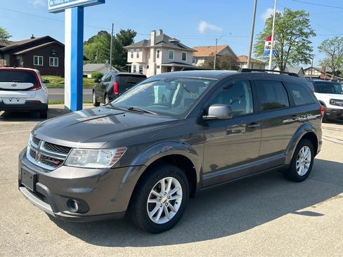 Used 2014 Dodge Journey SXT w/ Flexible Seating Group image 3