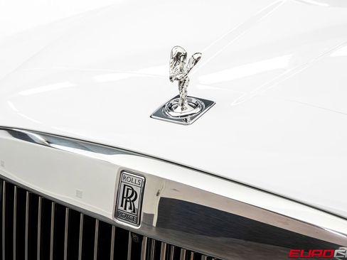 Used 2022 Rolls-Royce Cullinan w/ Cullinan Package image 11