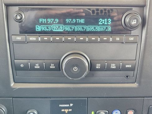 Used 2021 Chevrolet Express 3500 w/ Driver Convenience Package RWD image 17