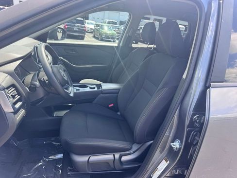 Used 2024 Nissan Rogue S AWD/4WD image 17