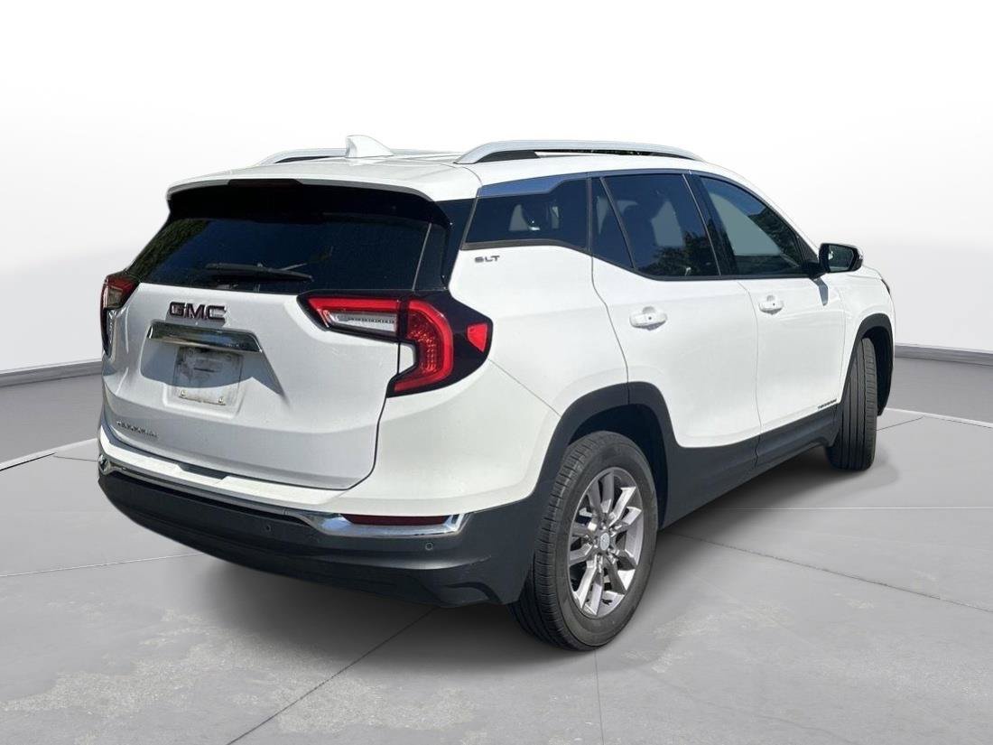 Used 2023 GMC Terrain SLT w/ Tech Package FWD image 6