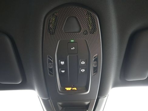 Used 2025 Porsche Cayenne Coupe AWD/4WD image 31