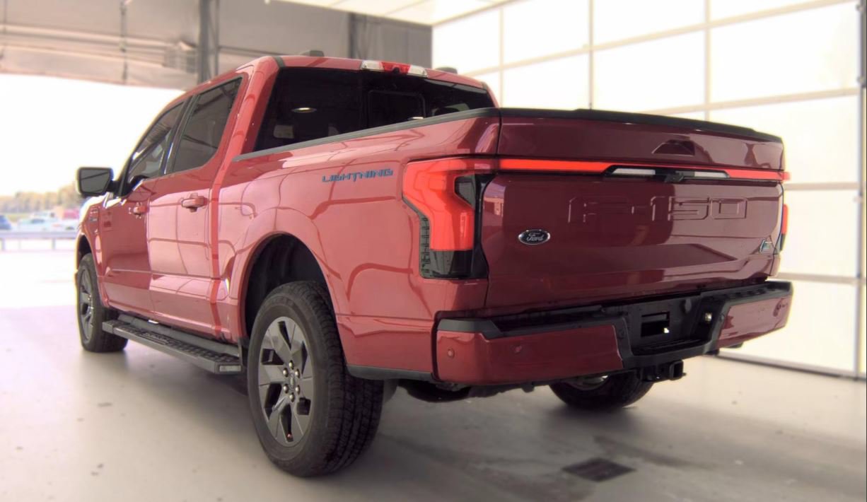 Used 2023 Ford F150 Lightning Lariat w/ Equipment Group 511A High AWD/4WD image 4