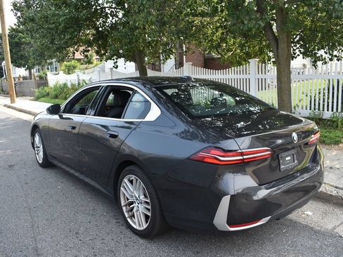 Used 2025 BMW 530i RWD image 7