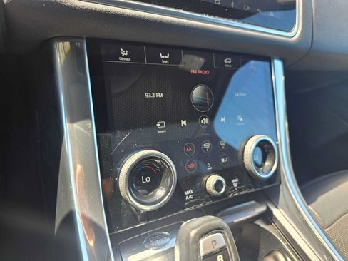 Used 2018 Land Rover Range Rover Sport HSE AWD/4WD image 31