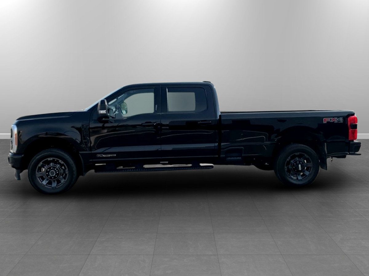 Used 2023 Ford F350 Lariat w/ Lariat Ultimate Package AWD/4WD image 5