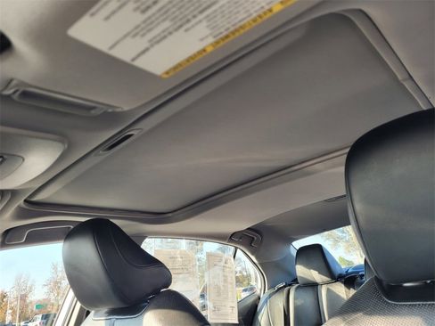 Used 2021 Toyota Camry XLE image 10