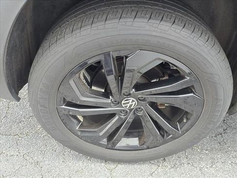 Used 2022 Volkswagen Atlas SE image 17