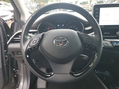 Used 2022 Toyota C-HR Limited image 18