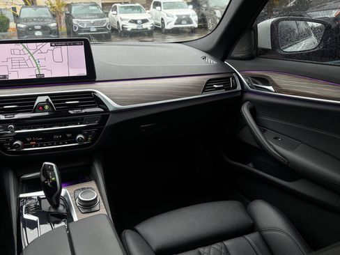 Used 2022 BMW 530i xDrive w/ M Sport Package image 23