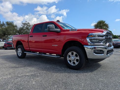 Used 2026 RAM 2500 Big Horn AWD/4WD image 2