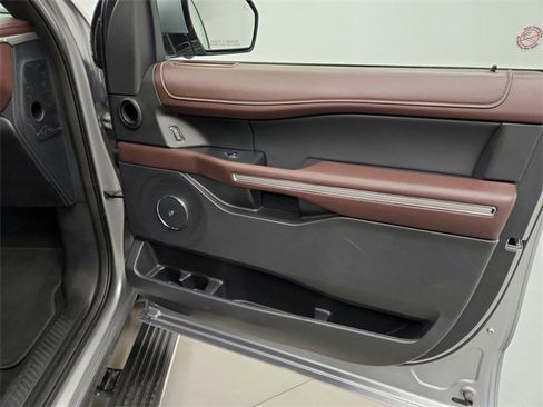 Used 2024 Ford Expedition Max Limited image 41