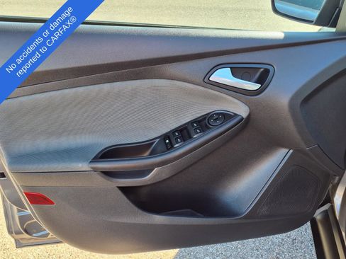 Used 2014 Ford Focus SE FWD image 16