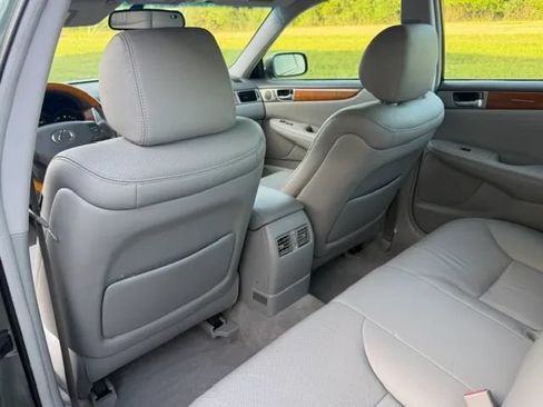 Used 2005 Lexus ES 330 w/ Preferred Accessory Pkg FWD image 24