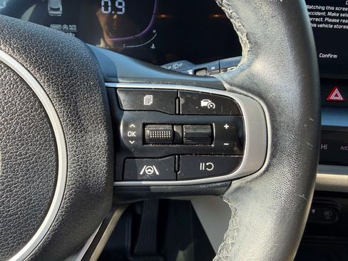 Used 2023 Kia Sportage EX image 25