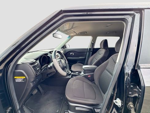 Used 2016 Kia Soul image 16
