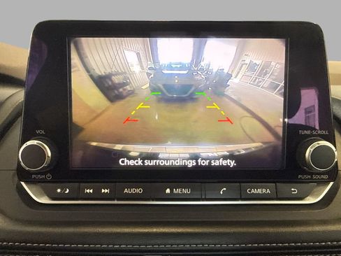 Used 2023 Nissan Rogue SV AWD/4WD image 18