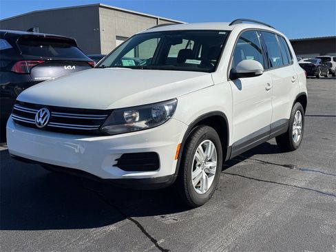 Used 2016 Volkswagen Tiguan S image 7