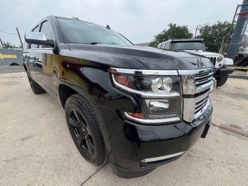 Used 2016 Chevrolet Suburban LTZ RWD image 3