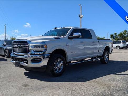 Used 2022 RAM 2500 Laramie AWD/4WD image 2