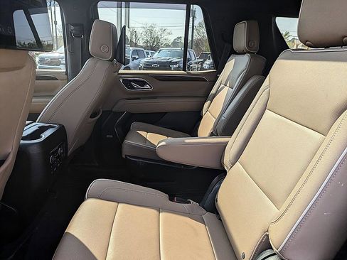 Used 2023 Chevrolet Tahoe Premier w/ Advanced Technology Package image 27