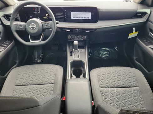 Certified 2025 Nissan Kicks SV image 28