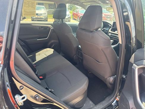 Used 2023 Toyota RAV4 LE AWD/4WD image 14