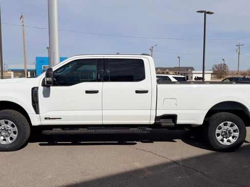 Used 2023 Ford F250 XLT w/ FX4 Off-Road Package AWD/4WD image 11