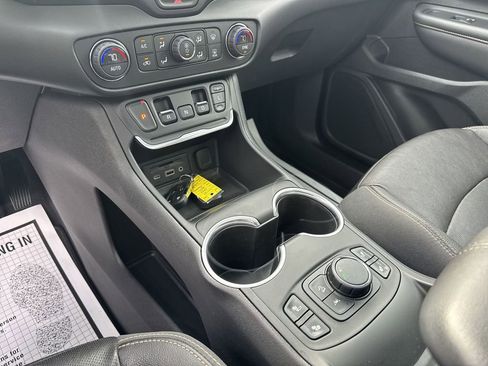 Used 2020 GMC Terrain SLT w/ Preferred Package image 20