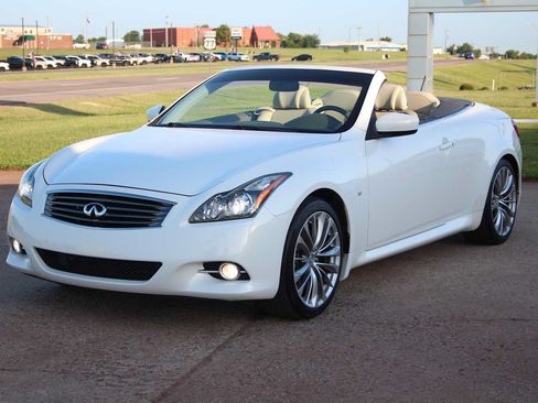 Used 2014 INFINITI Q60 Convertible w/ Premium Package RWD image 4