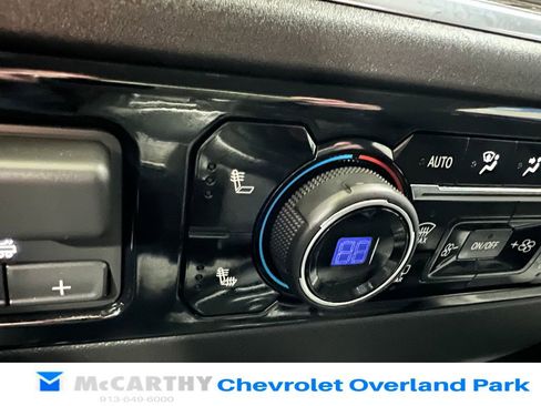 Used 2025 Chevrolet Silverado 2500 LT w/ Convenience Package image 22