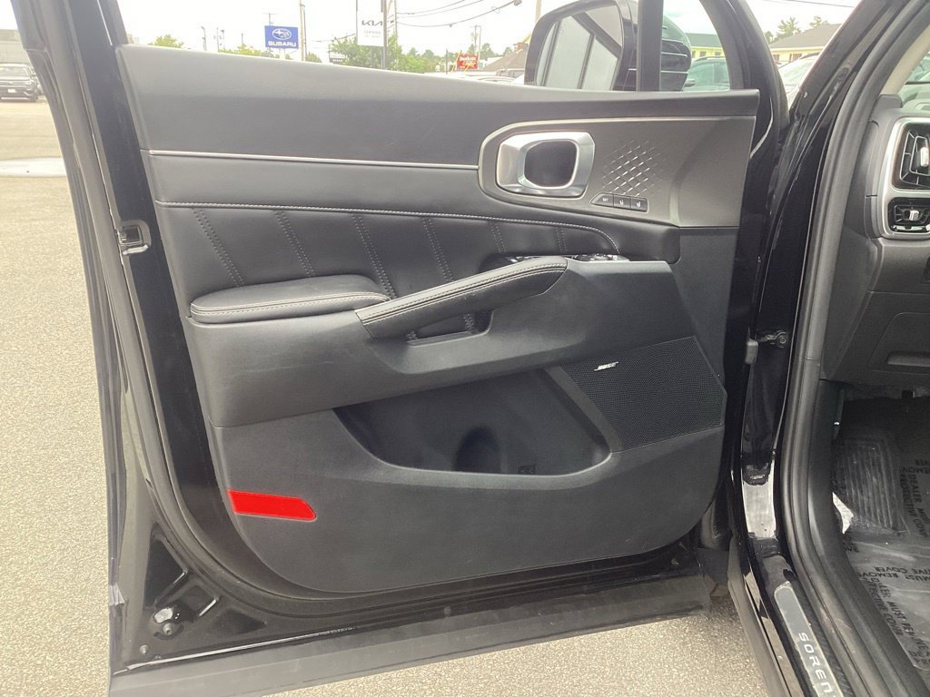 Used 2023 Kia Sorento SX AWD/4WD image 11