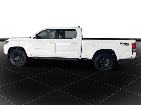 Used 2016 Toyota Tacoma SR5 AWD/4WD image 2