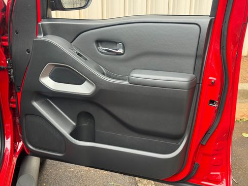 Used 2022 Nissan Frontier SV RWD image 33