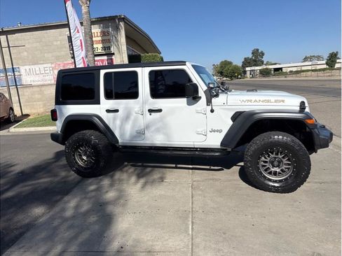 Used 2019 Jeep Wrangler Unlimited Sport S AWD/4WD image 4
