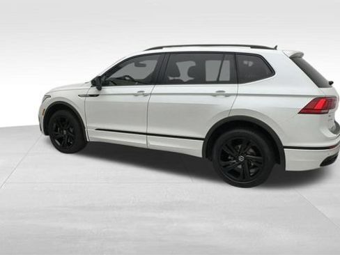 Certified 2024 Volkswagen Tiguan SE R-Line AWD/4WD image 7