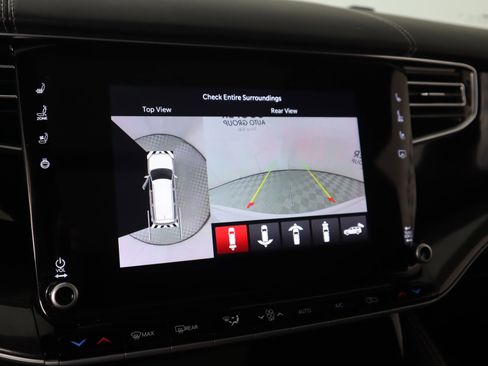 Used 2023 Jeep Wagoneer 4WD w/ Premium Group I image 6