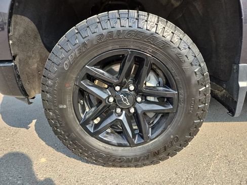 Used 2024 Chevrolet Silverado 1500 LT Trail Boss AWD/4WD image 7