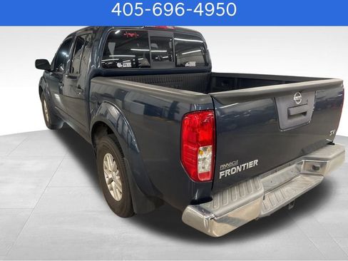 Used 2018 Nissan Frontier SV image 4