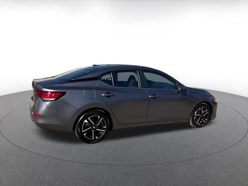Used 2025 Nissan Sentra SV FWD image 14