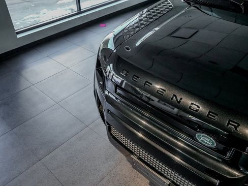 Used 2024 Land Rover Defender 110 X image 32