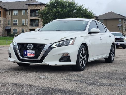Used 2019 Nissan Altima 2.5 SL FWD image 2