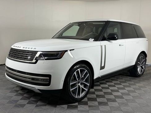 New 2025 Land Rover Range Rover SE image 3