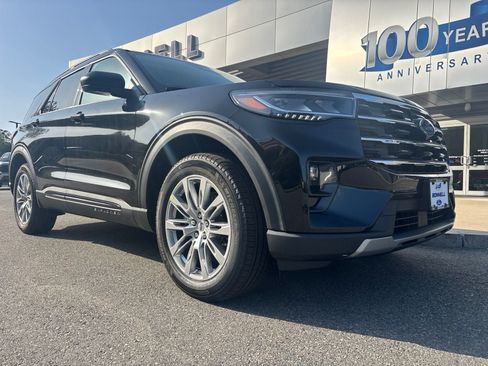 New 2026 Ford Explorer Active w/ Active Comfort Package AWD/4WD image 10