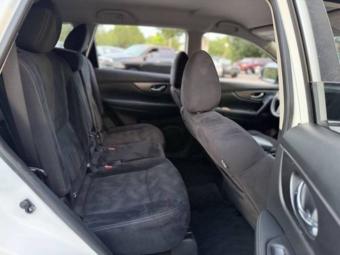 Used 2016 Nissan Rogue S w/ Appearance Package FWD image 14