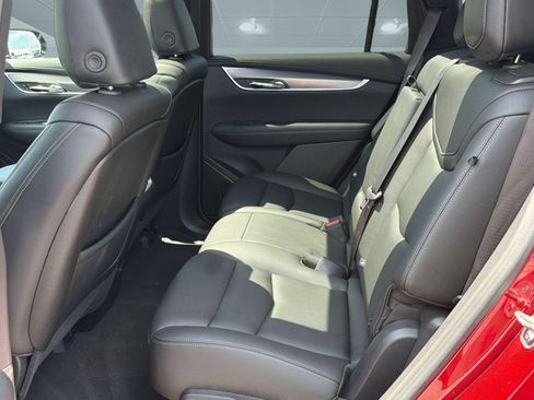 Used 2024 Cadillac XT6 Luxury w/ LPO, Floor Liner Package FWD image 22