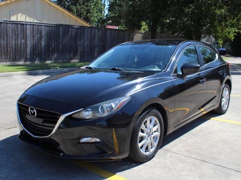 Used 2014 MAZDA MAZDA3 i Touring w/ Technology Package FWD image 4