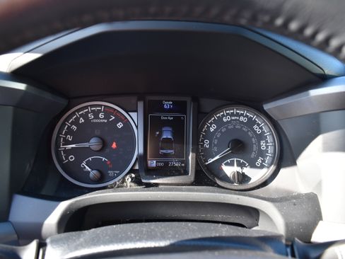 Used 2023 Toyota Tacoma TRD Sport image 17