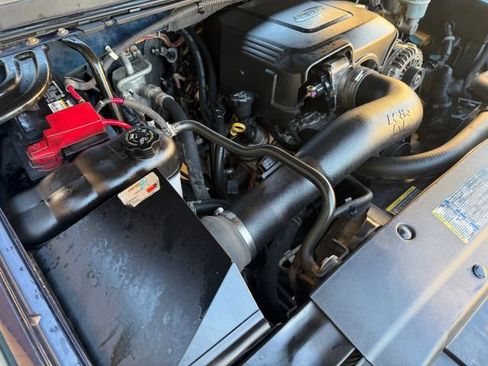 Used 2010 Chevrolet Avalanche LT w/ Regional Value Package image 13