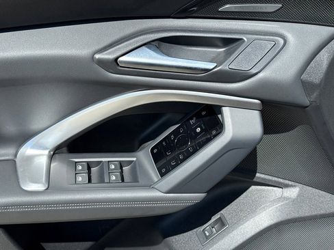 Certified 2025 Audi Q5 2.0T Premium Plus w/ Premium Plus image 17